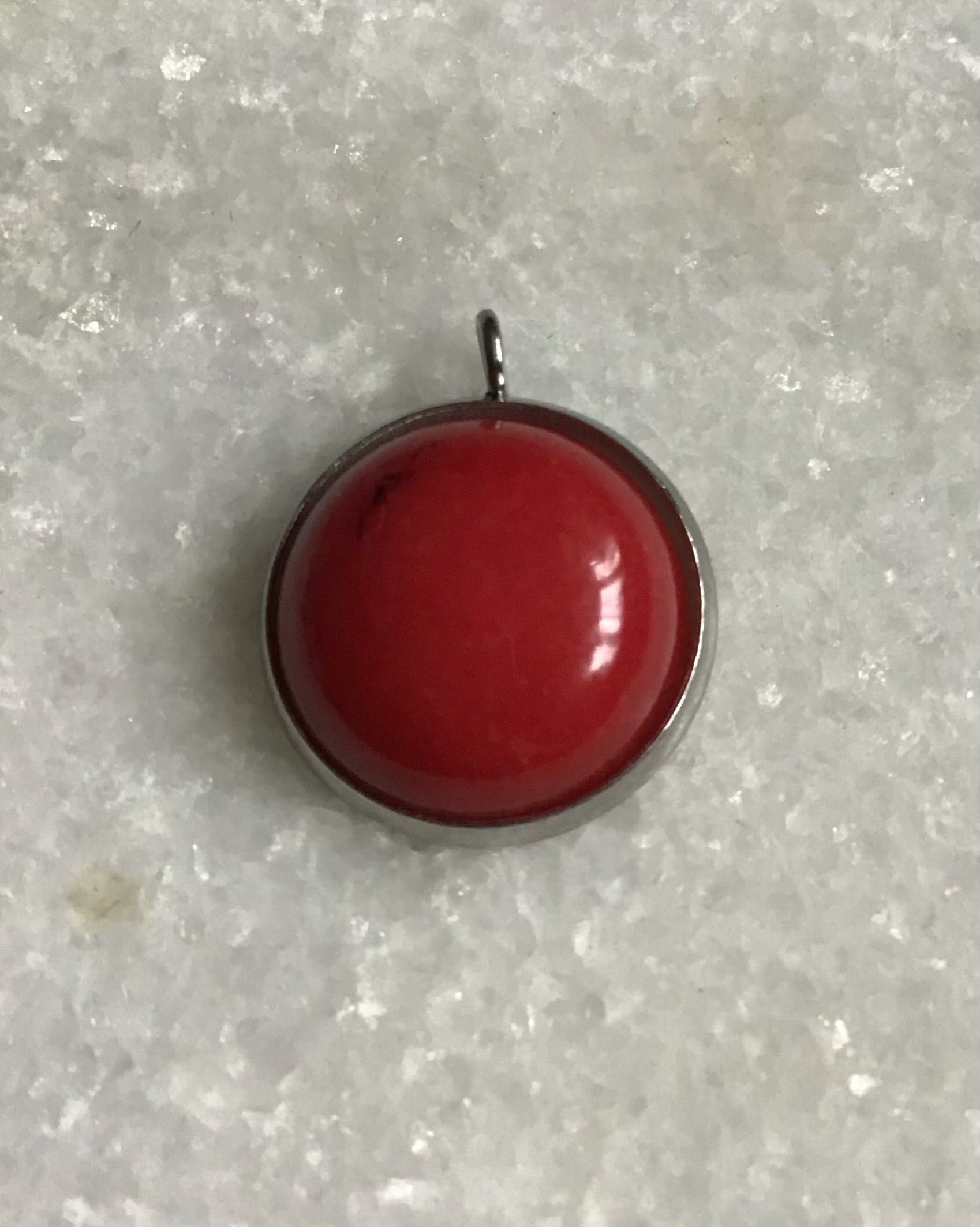 Zawieszka z czerwonym magnezytem