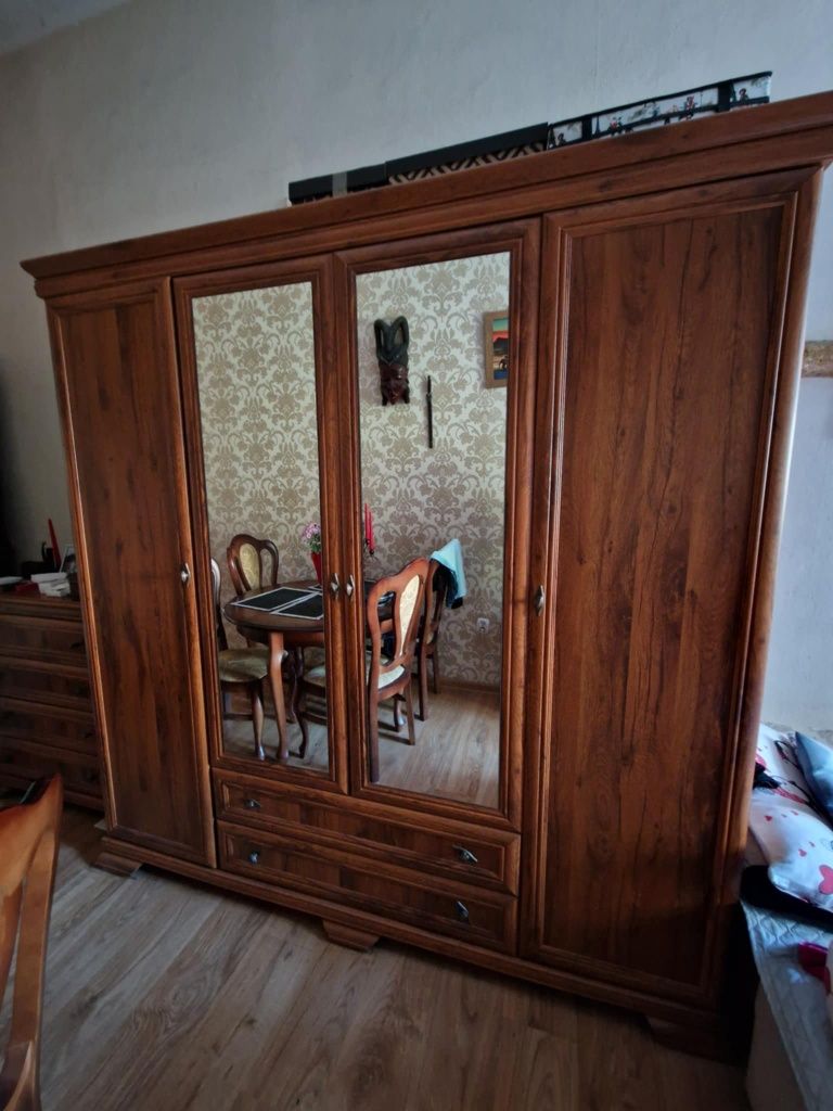 Sprzedam szafę dębową