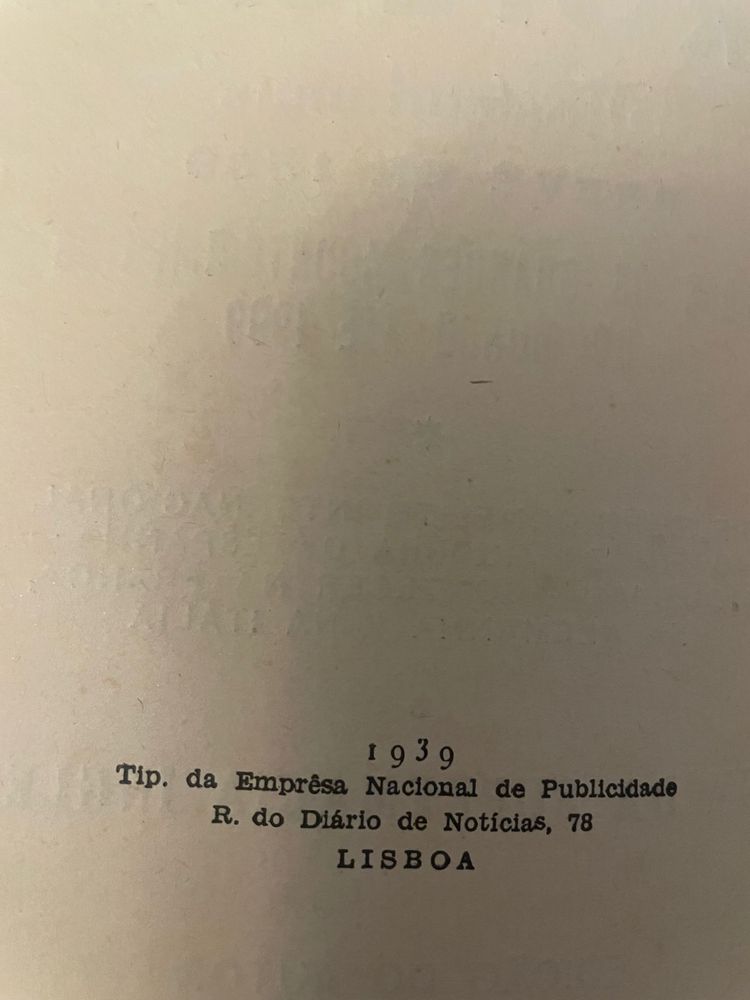 Livro “Profetas e Profecias Nostradamus”