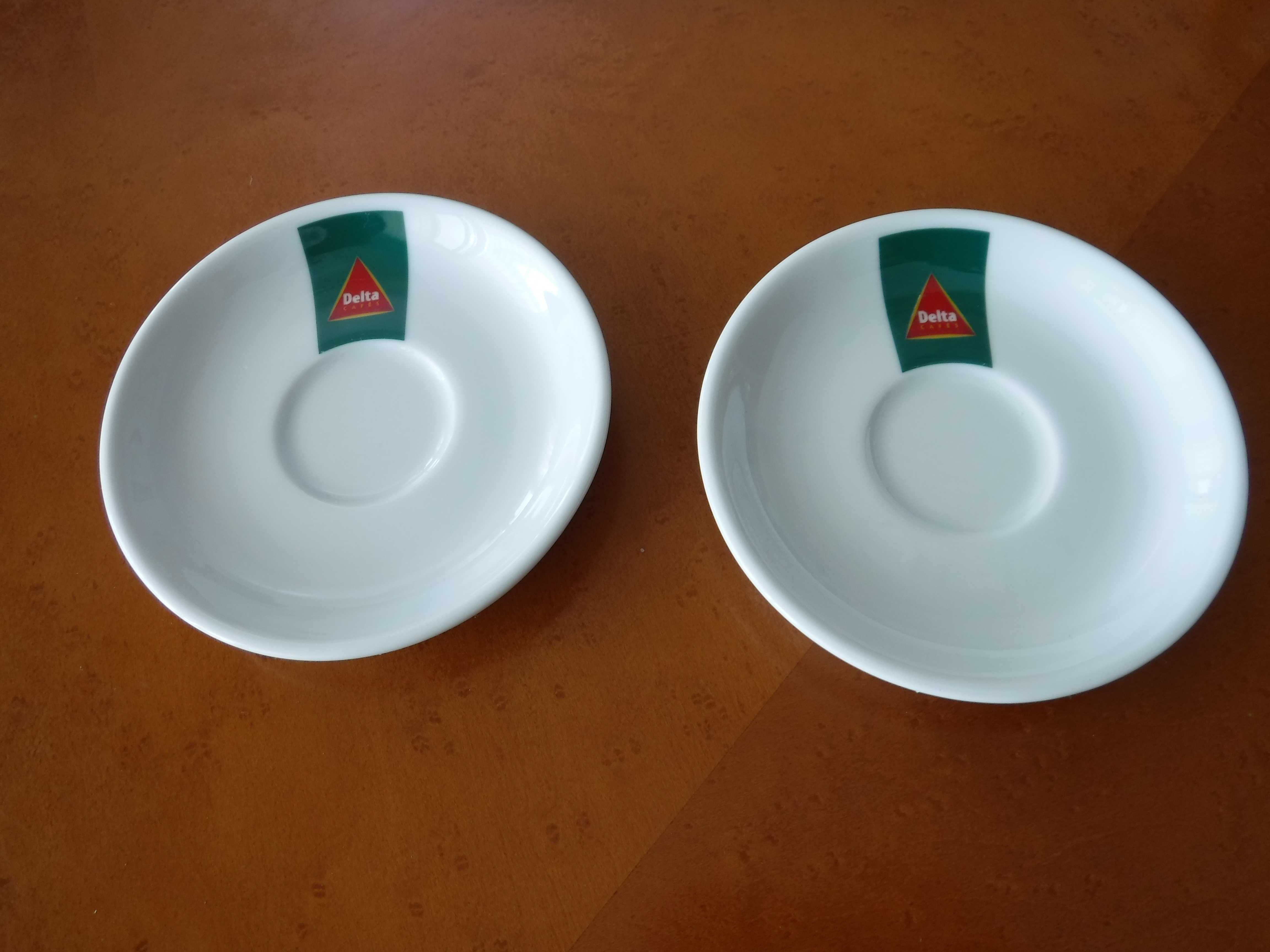 Caneca Softinsa (5 euros) e pires da delta (1,5 euros cada)