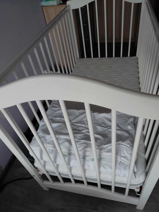 Łóżeczko dziecięce z akcesoriami