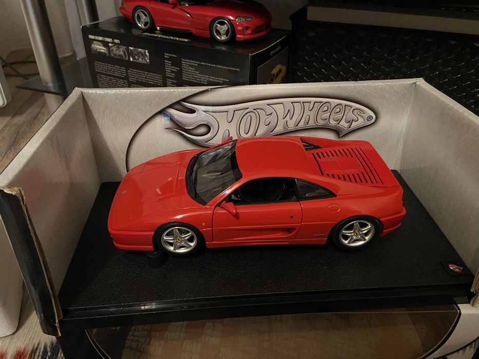 Ferrari F355 Berlinetta 1/18 Hot Wheels