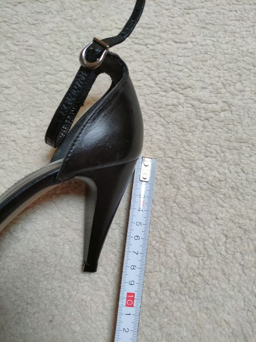 Quazi czarne szpilki skóra naturalna zapinane wokół kostki rozmiar 38