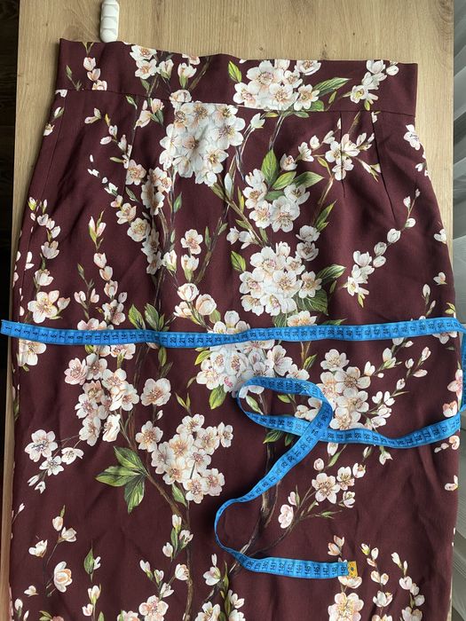 Продам спідницю Dolce Gabbana в гарному стані розмір 46