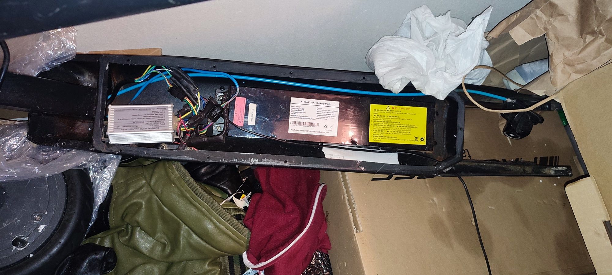 Hulajnoga elektryczna BLAUPUNKT ESC608 20km 250W 8.5" Czarny