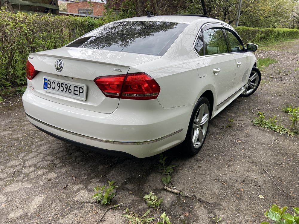 Прадам Volkswagen Passat SEL 2012 року