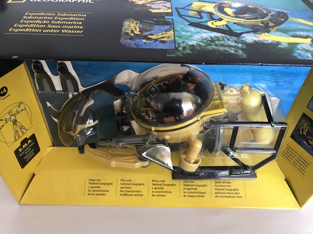 Action figure com Submarino National Geographic