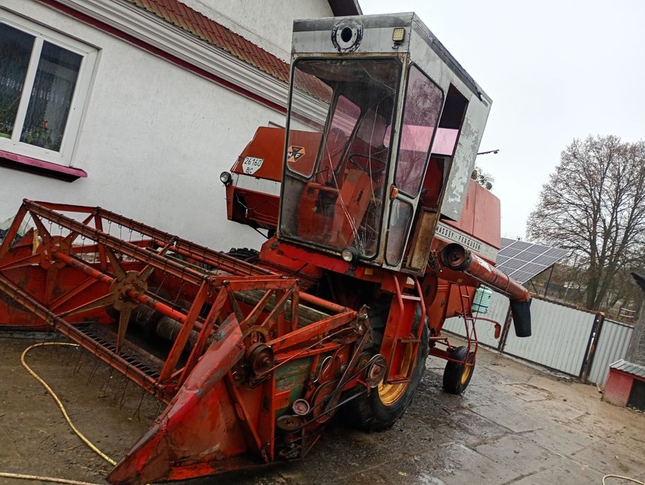 Комбайн Massey Ferguson 186комбайе