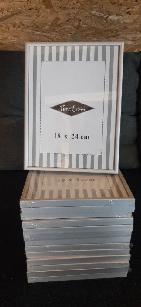 Ramki aluminiowe 18x24 za 20zl , 13x18 za 15zl