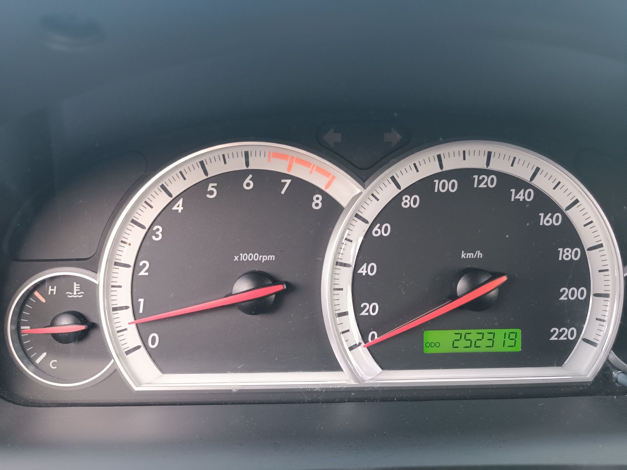 Chevrolet Captiva 2.4 Benzyna + LPG, 7 -osobowy,  4×4,  hak holowniczy