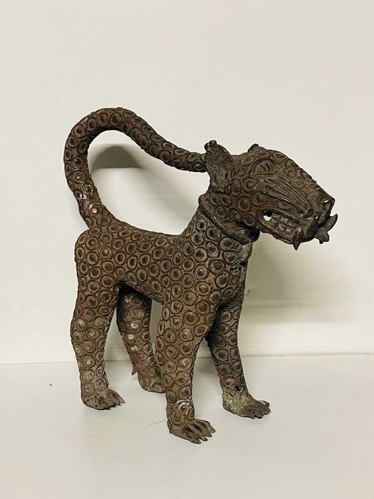 Leopardo - Bronze africano -Antigo Reino de Benin - Nigéria - 35cm