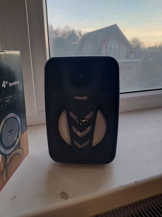 Блютуз колонка.  .