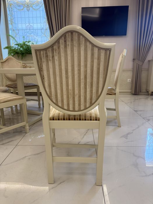 Стільці Випрбництво Італія