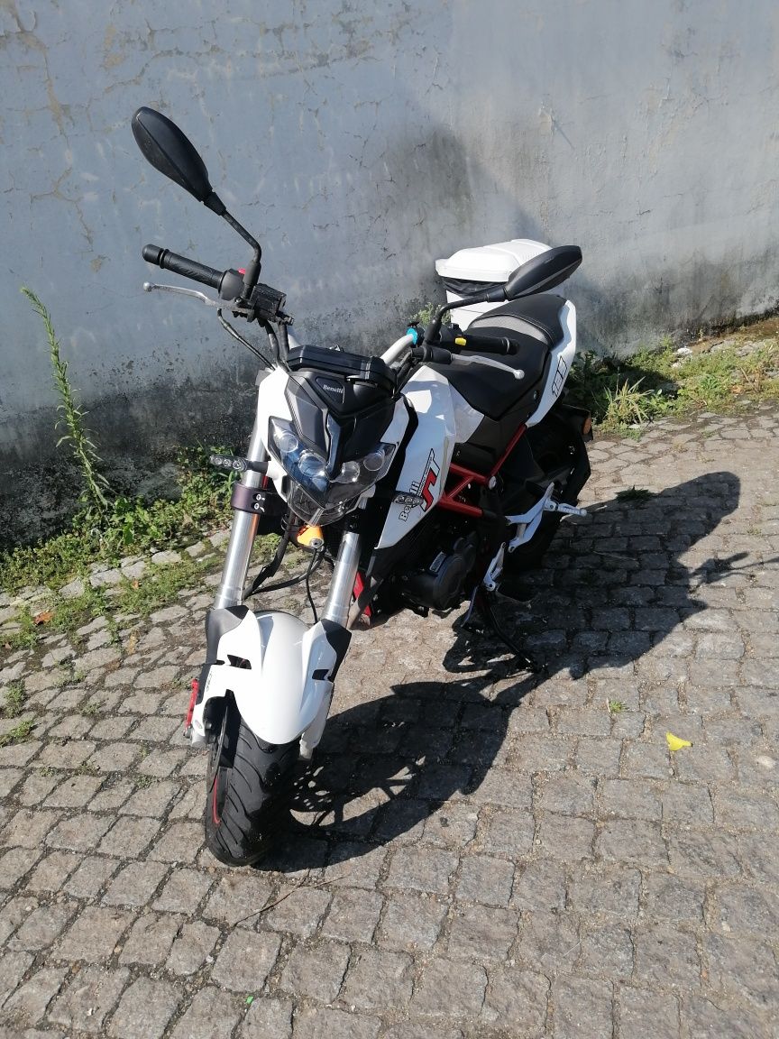 Moto Benelli TnT 125