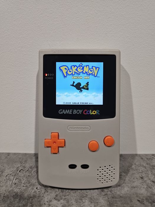 Gameboy Colour + Pokemon