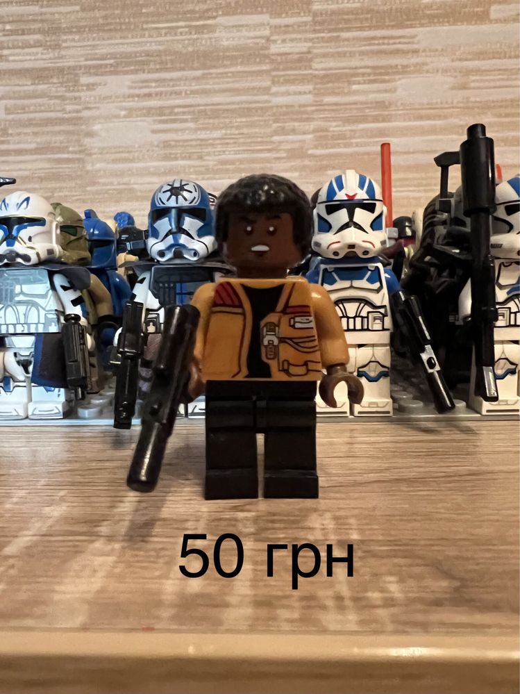Продам фигурки Лего
