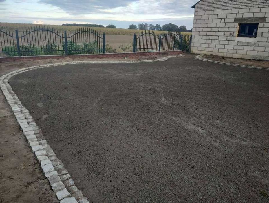 Usługi ogrodnicze miniładowarka wycinka drzew ogrodnik pielęgnacja