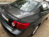 Toyota Corolla cor cinza