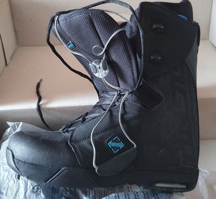 Сноуборд с криплением и ботинками. Rossignol.