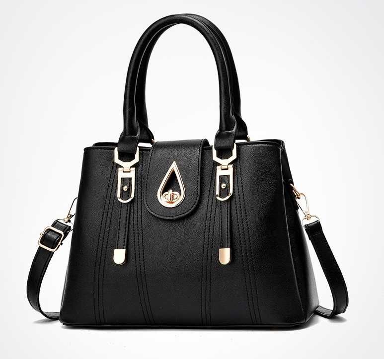 Жіноча сумка чорна з ремінцями