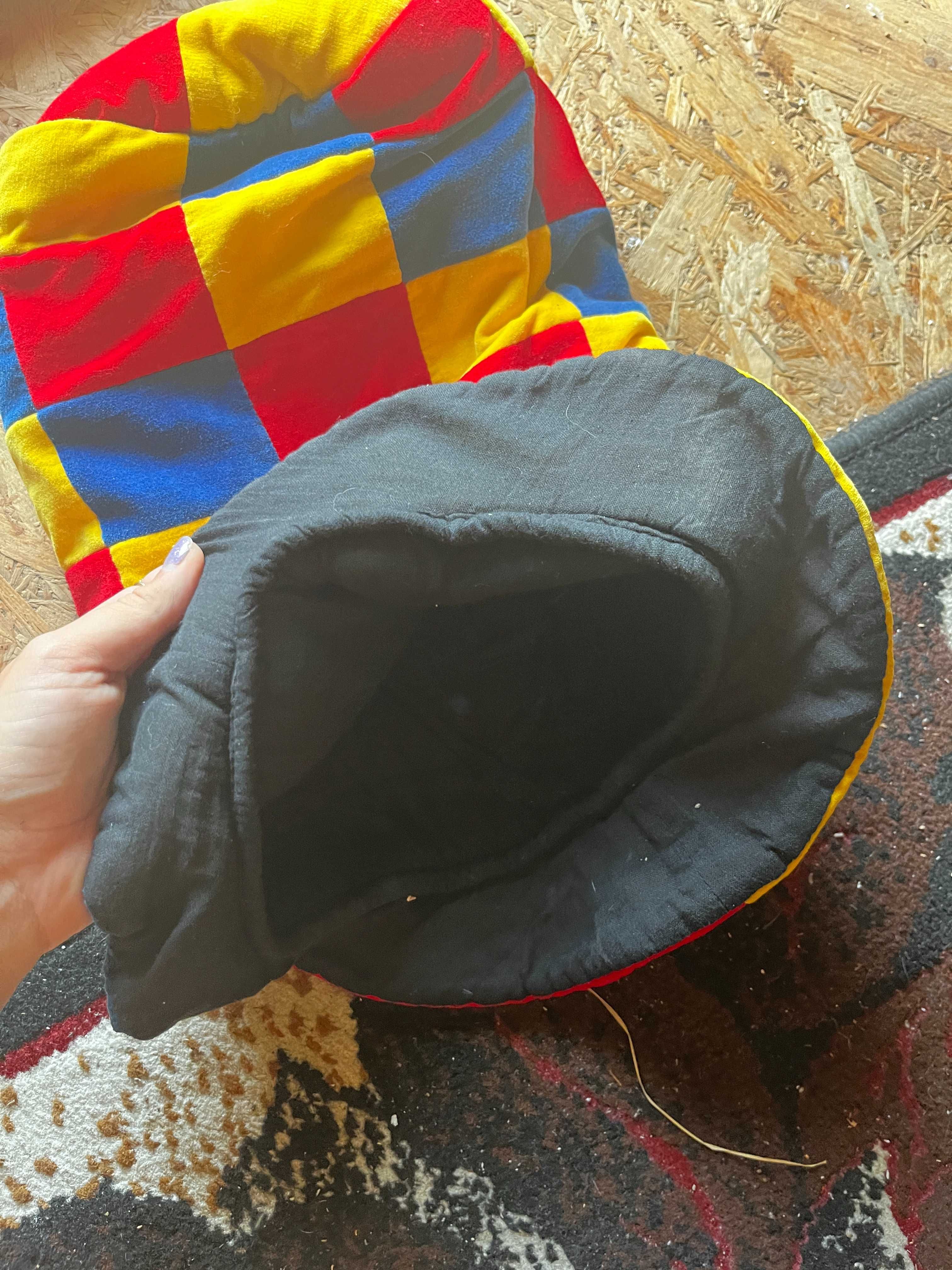Czapka cyrkowa kolorowa