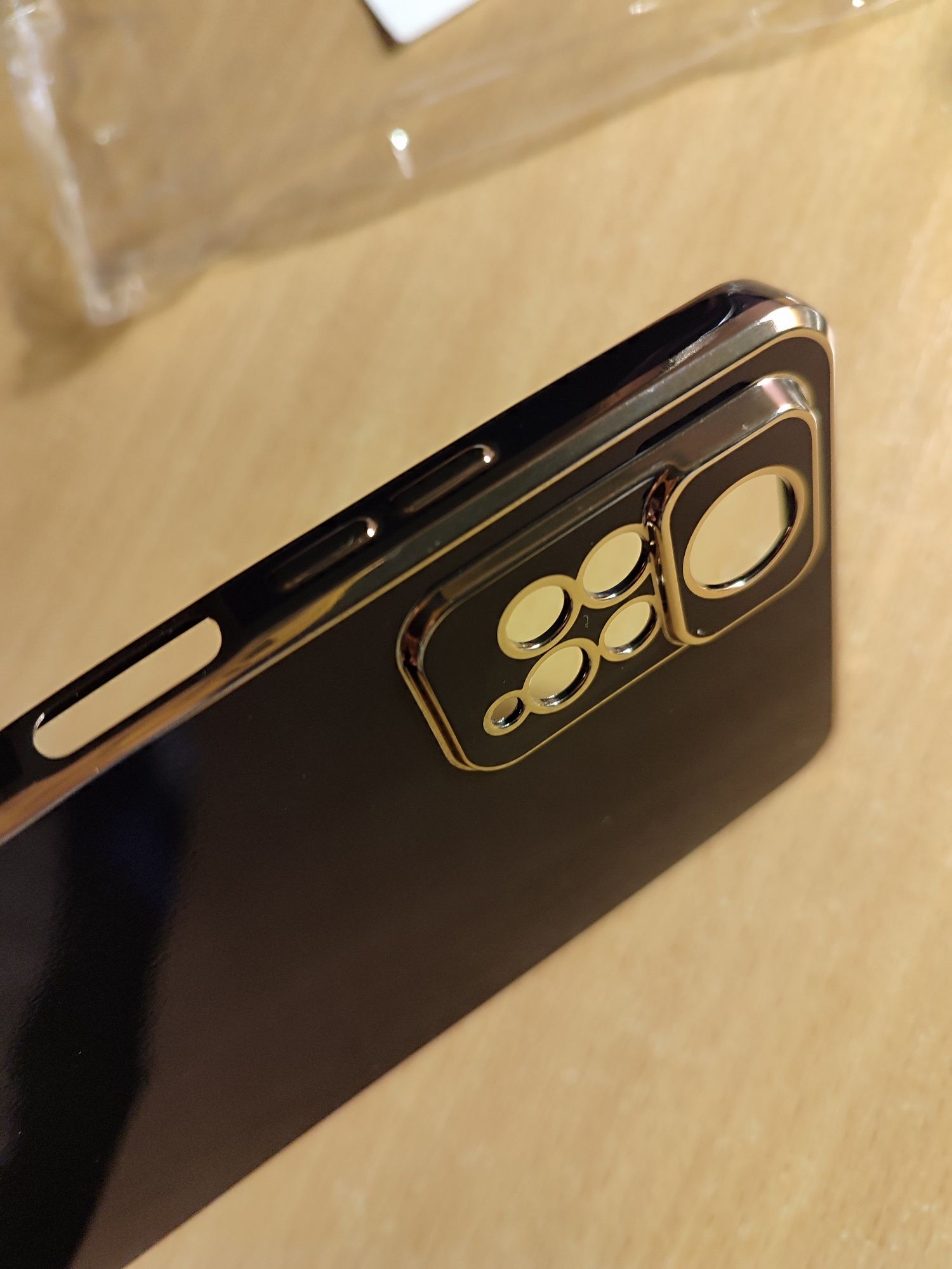 Чохол для Xiaomi Redmi Note 12 Pro чорний із золотою рамкою