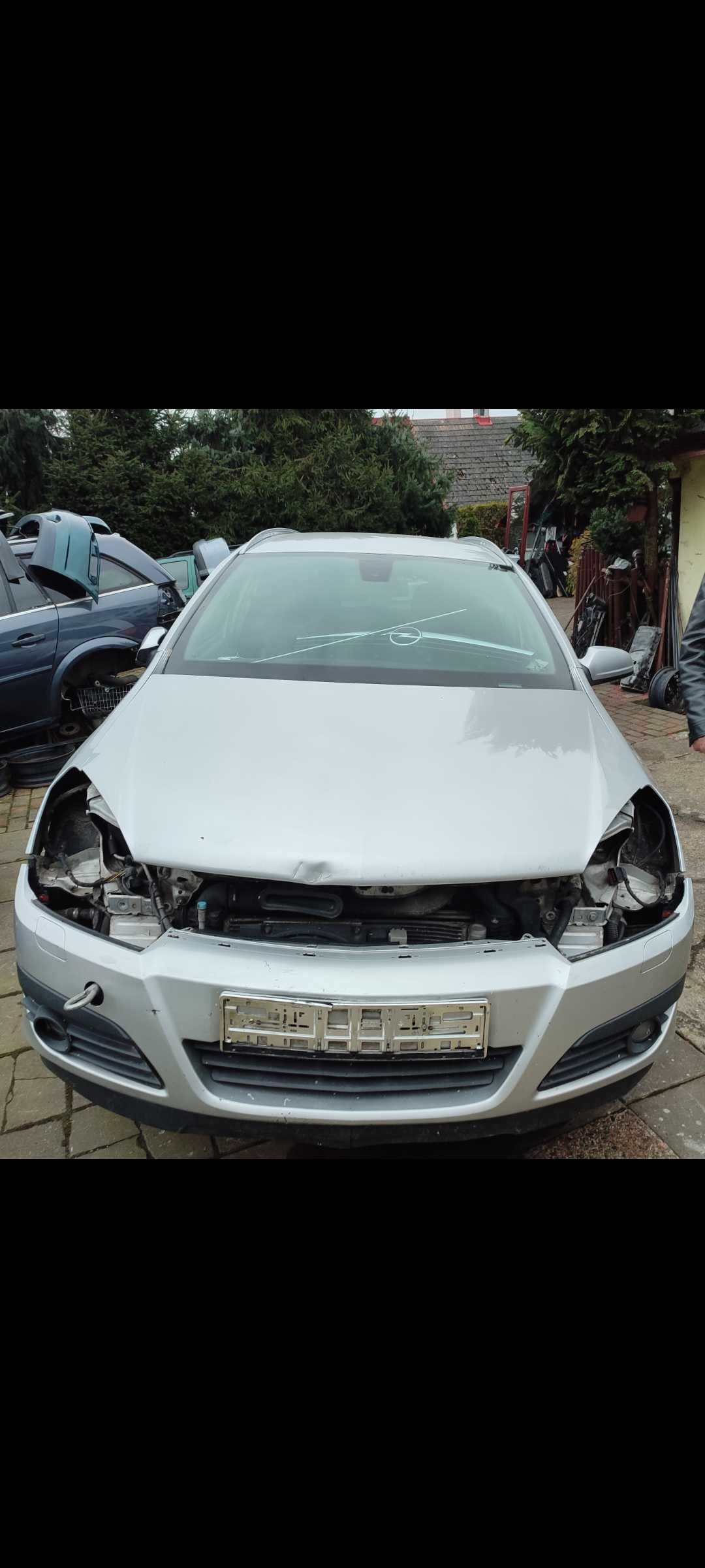 Wszystkie części Opel Astra h kombi 1.9 Vectra c signum