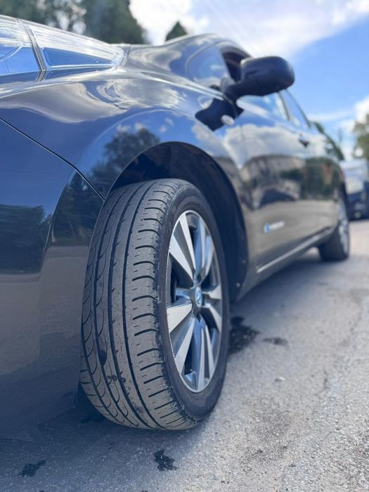 Продам Ніссан ліф