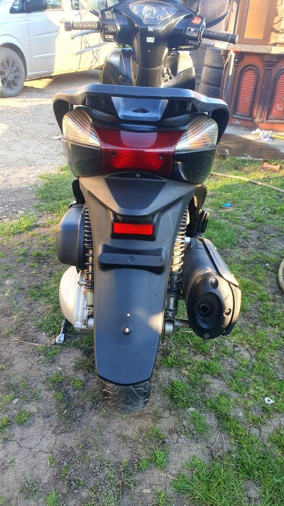 Продам Хонда SH 300i sport