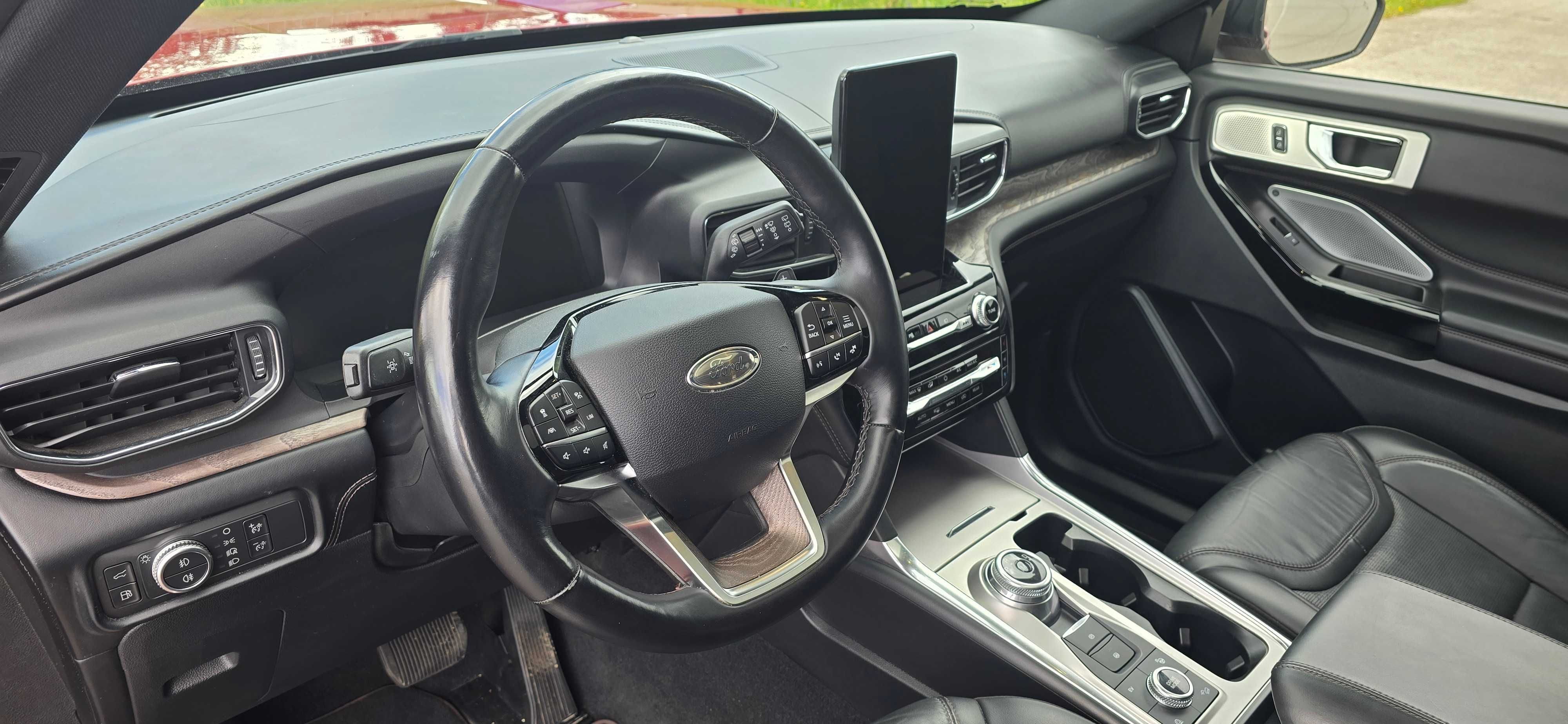 Ford Explorer - 2021