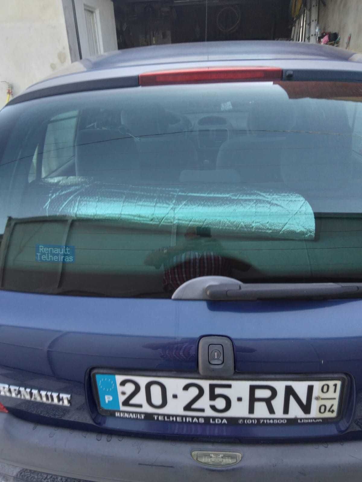Renault Clio - 2001 Gasolina