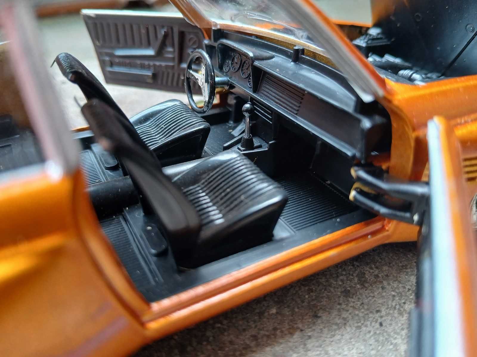 BMW E9 3.0 CS Bburago 1:24