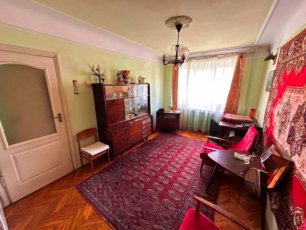 Продається 3 кімнатна квартира у ЦЕНТРІ міста