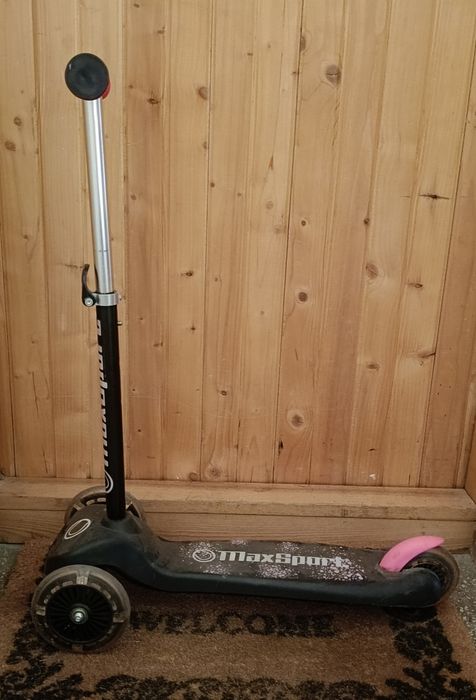 Hulajnoga trzykolowa