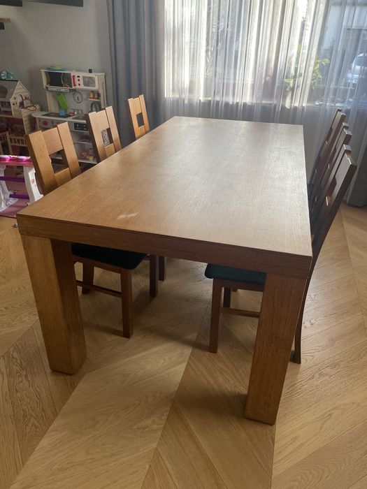 Stół plus 6 krzeseł