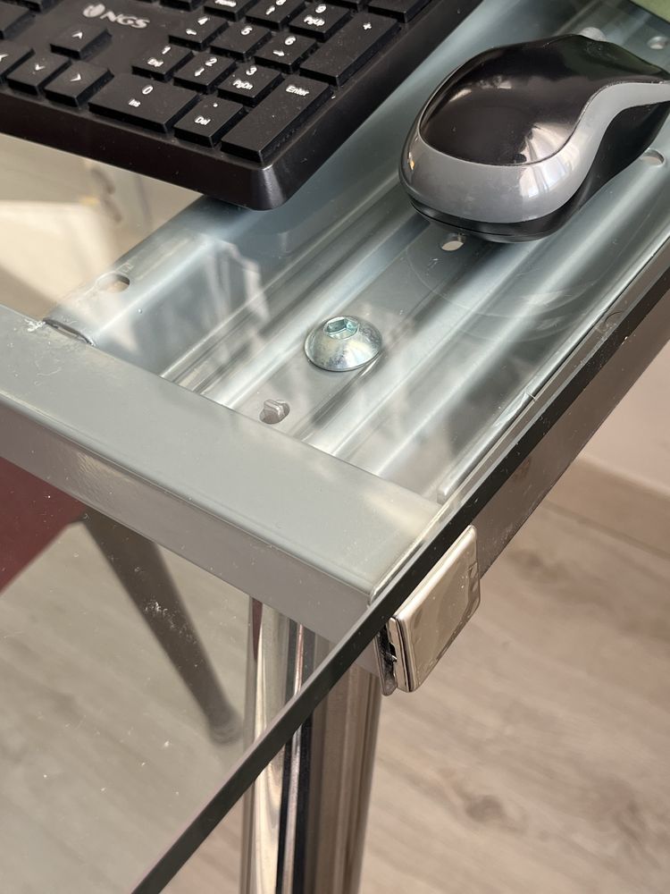Mesa de vidro moderna (como nova)