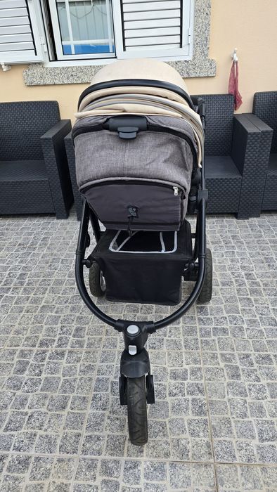 Carrinho de bebé 3 em 1 (carro, alcofa e cadeira auto)