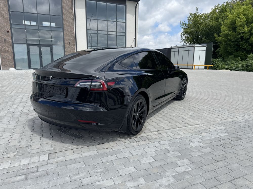 Tesla Model 3 Rear-Wheel Drive