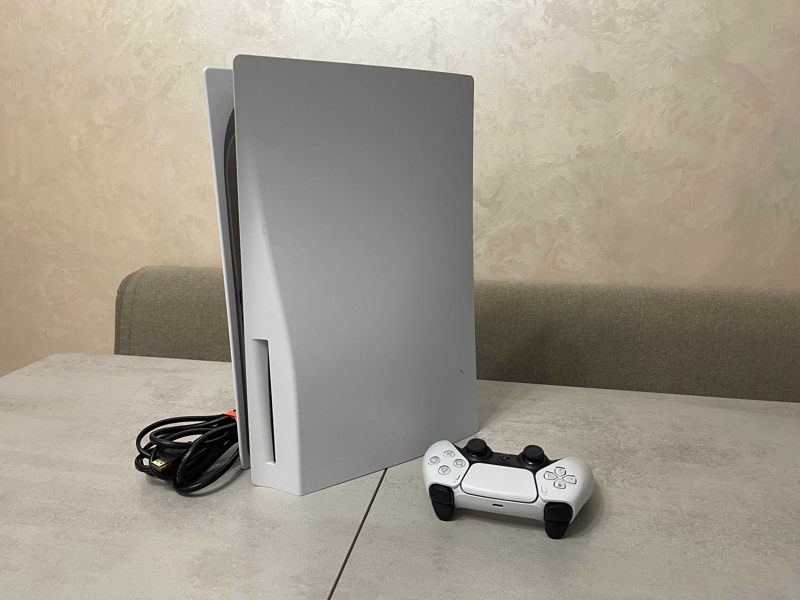 Ігрова приставка Sony Playstation PS5 CFI-1015A, Blu-ray + джойстик