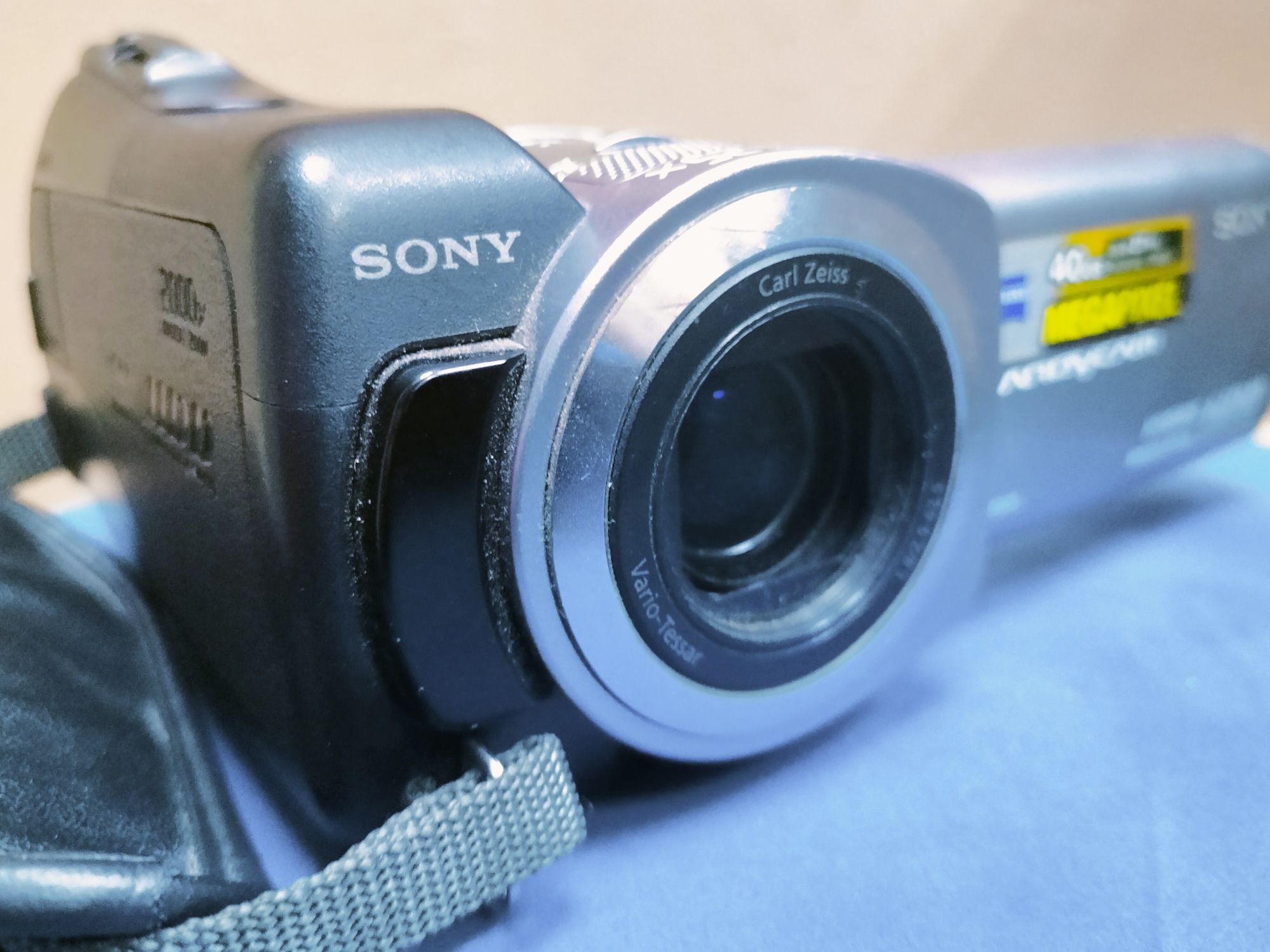 Відеокамера Sony DCR-SR65