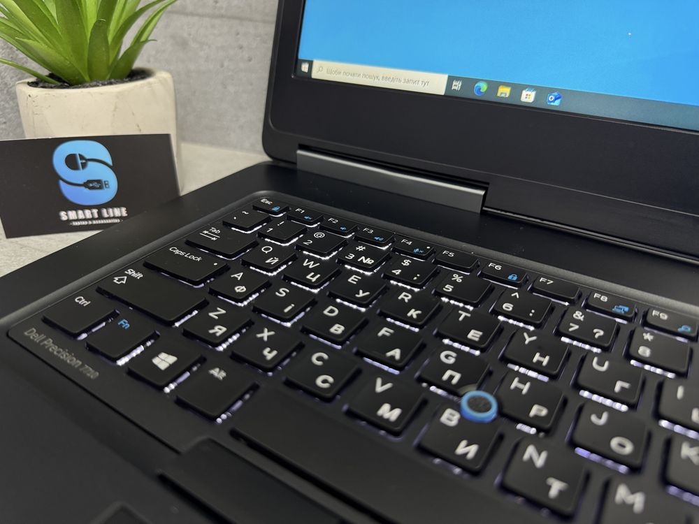 Потужний ноутбук Dell Precision 7710/17.3/i7-6820HQ/Nvidia/16 ddr4/256
