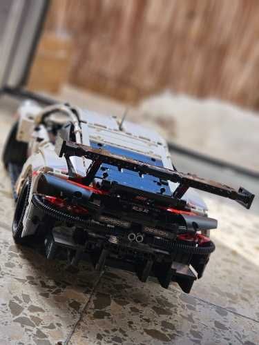 Lego Technic Porsche 911 RSR