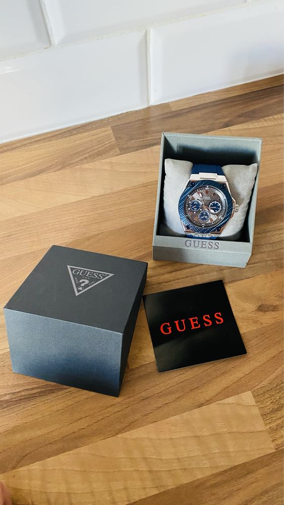 Zegarek Guess Legacy W1049G1