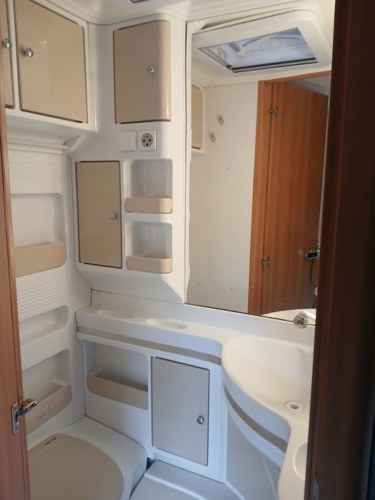 Przyczepa Hobby de Luxe 380 T mover solar