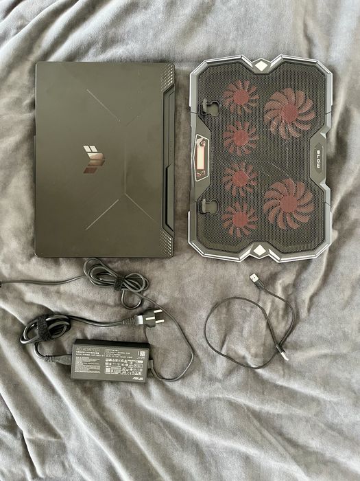 ASUS TUF GAMING A15 w zestawie z podkładką chłodzącą