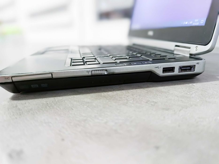 Laptop Dell i3 8gb ram SSD win 10 bateria Stan BDB mogę podwieźć