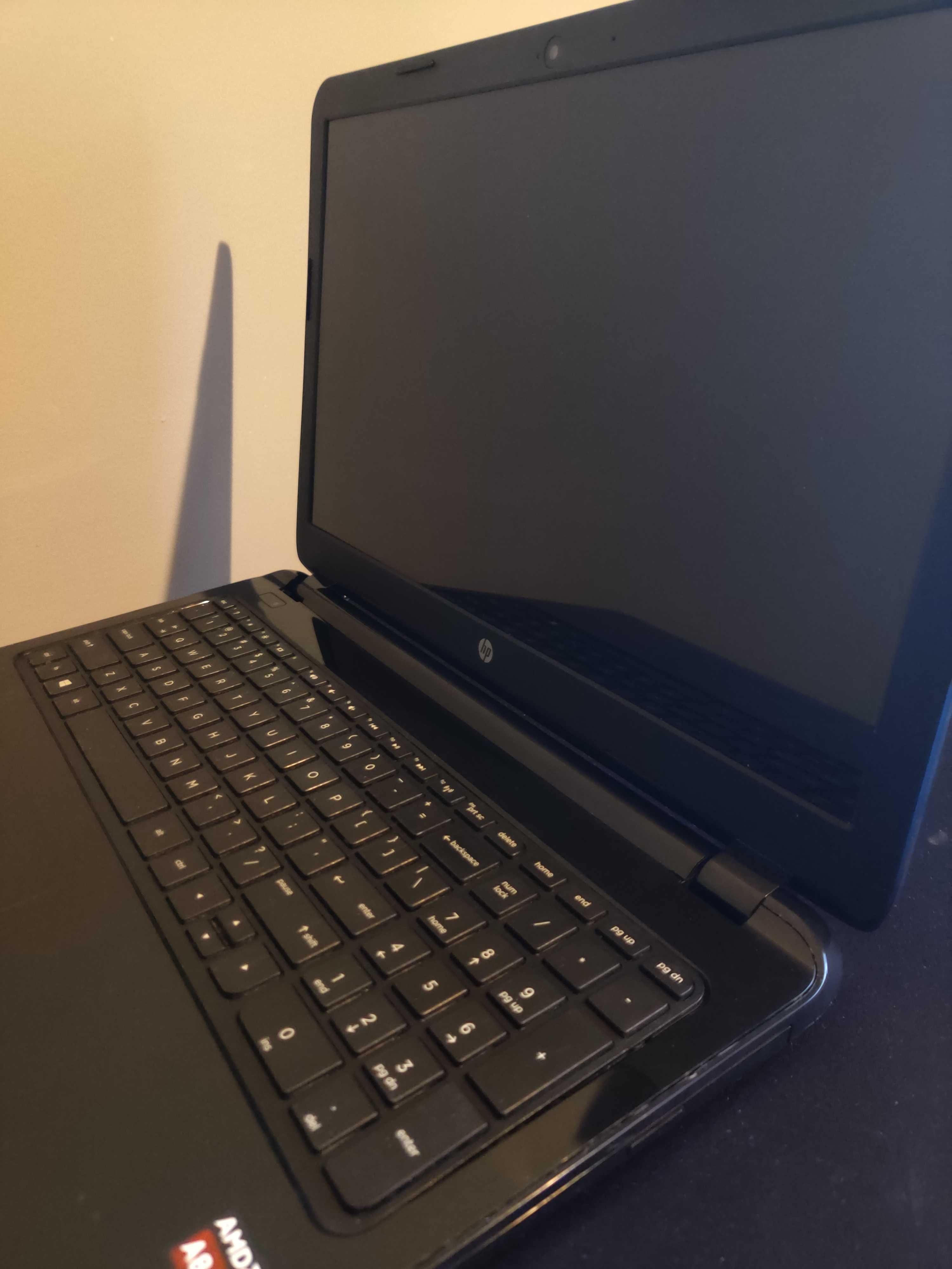 HP 15-g012dx - uszkodzony, nie ładuje, nie włącza się.