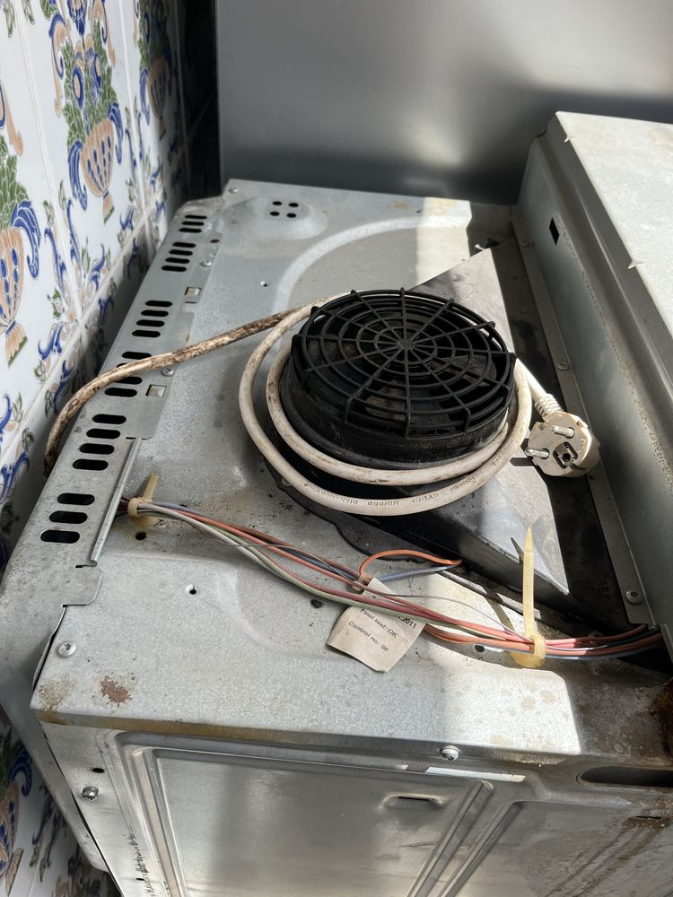 Forno a luz em bom estado
