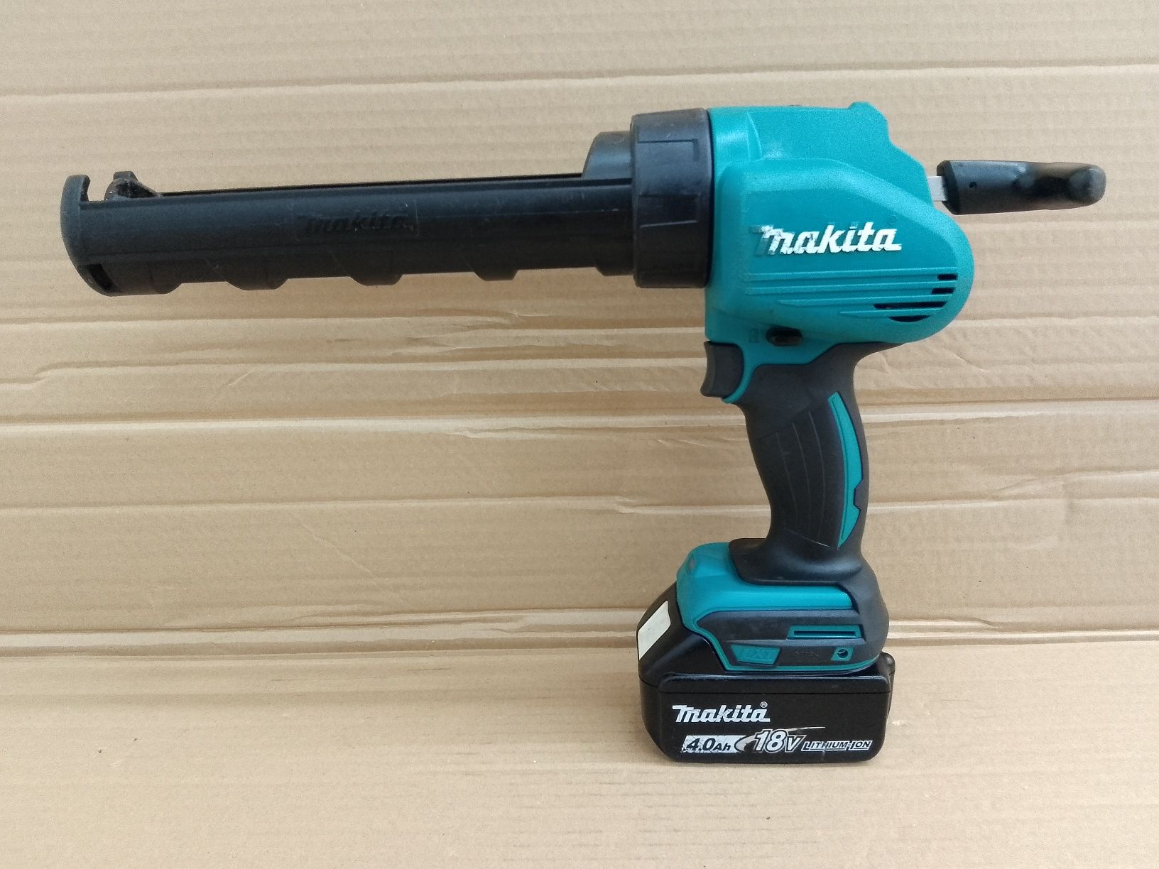 Makita DCG180 Silikoniarka Wyciskacz Akumula Silikon Klej 4.0Ah 2022.9