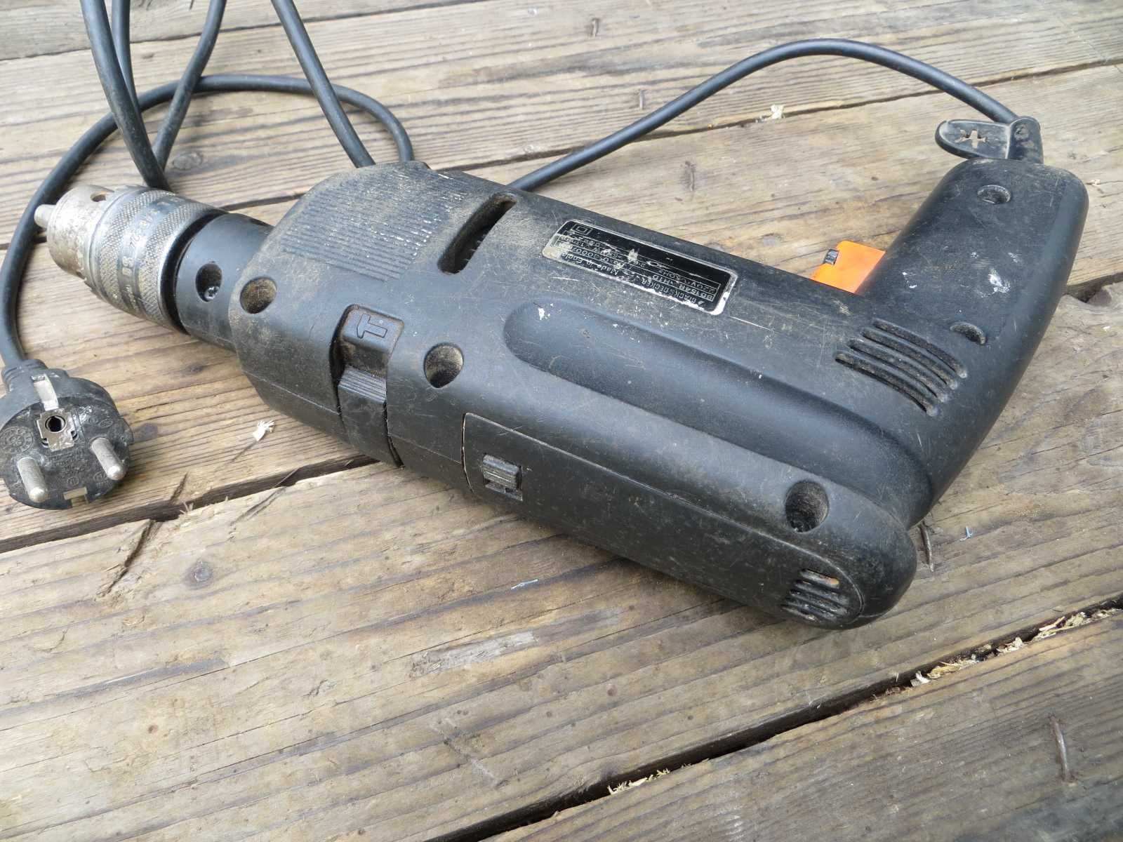 Дрель ударна Black & Decker BD154R made in England